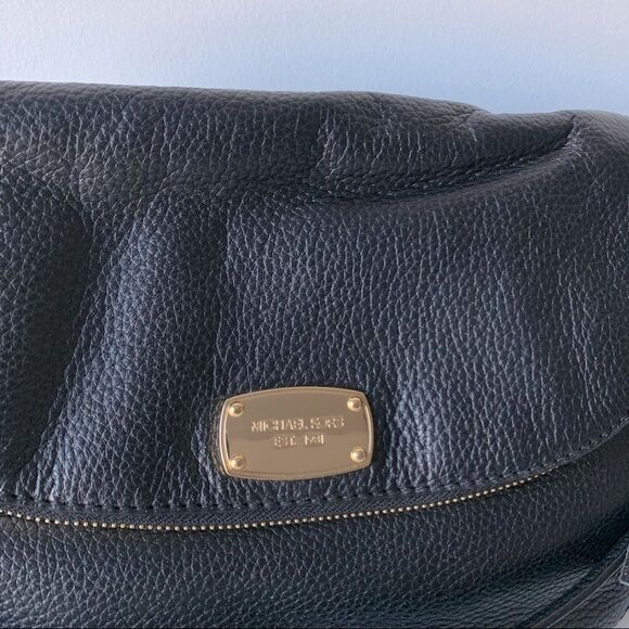 Michael Kors Medium Bedford Tassel Bag – Pebbled Leather - Picture 5 of 15